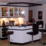 Bar in Esche schwarz-weiß