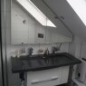 Hängeschrank in Weißlack, verspiegelt Bad3a